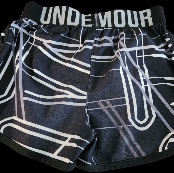 💥3 for $20💥 Under Armour Youth / Kids Medium Shorts - Picture 6 of 6